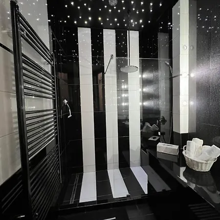 Center Penthouse *