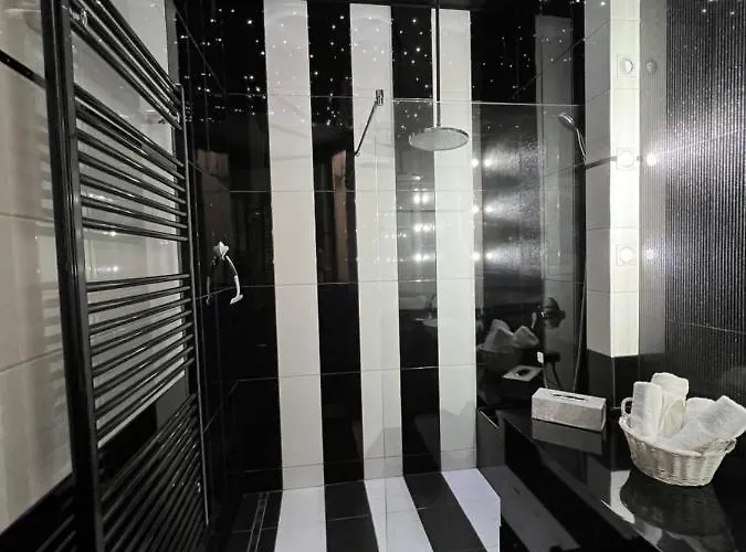 Center Penthouse *